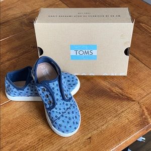 TOMS  toddler shoes